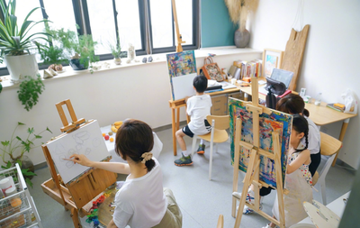 孫儷帶等等小花畫室作畫,公開多張個(gè)人畫作,畫技水平堪比專業(yè)